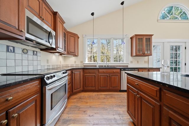 1547 Main St, Concord, MA 01742