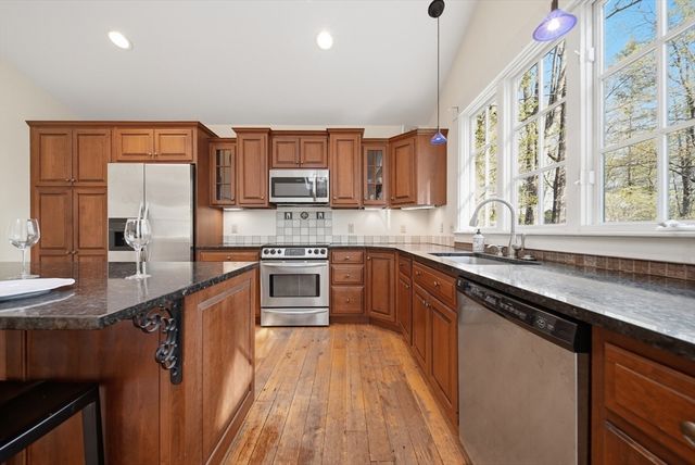 1547 Main St, Concord, MA 01742