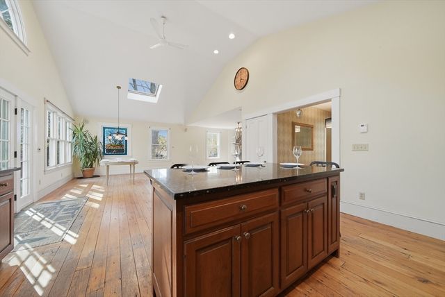 1547 Main St, Concord, MA 01742