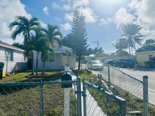 602 N D Street, Lake Worth Beach, FL 33460