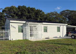 15401 NW 28th Ct, Miami Gardens, FL 33054