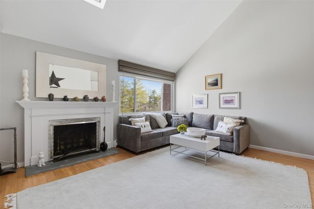 10 Bayberry Lane, Rye Brook, NY 10573