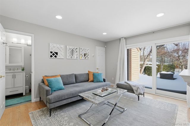 10 Bayberry Lane, Rye Brook, NY 10573