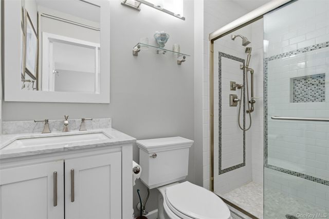 10 Bayberry Lane, Rye Brook, NY 10573