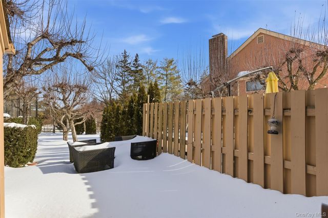 10 Bayberry Lane, Rye Brook, NY 10573