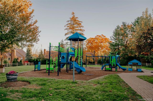 10 Bayberry Lane, Rye Brook, NY 10573