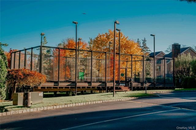 10 Bayberry Lane, Rye Brook, NY 10573