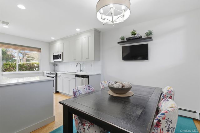 10 Bayberry Lane, Rye Brook, NY 10573