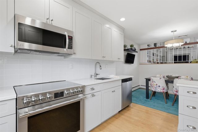 10 Bayberry Lane, Rye Brook, NY 10573