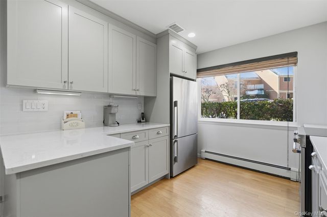 10 Bayberry Lane, Rye Brook, NY 10573