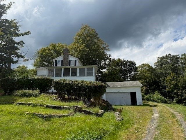 604 Main Road, Granville, MA 01034