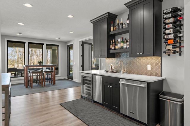 4215 Halsteads Bay Lane, Excelsior, MN 55331