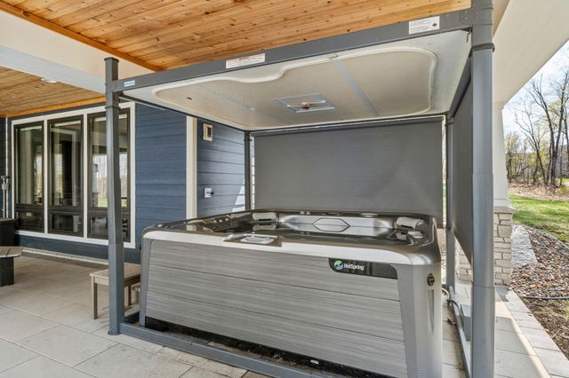 4215 Halsteads Bay Lane, Excelsior, MN 55331