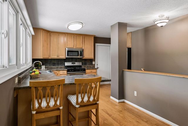 5616 W 78th Street, Edina, MN 55439