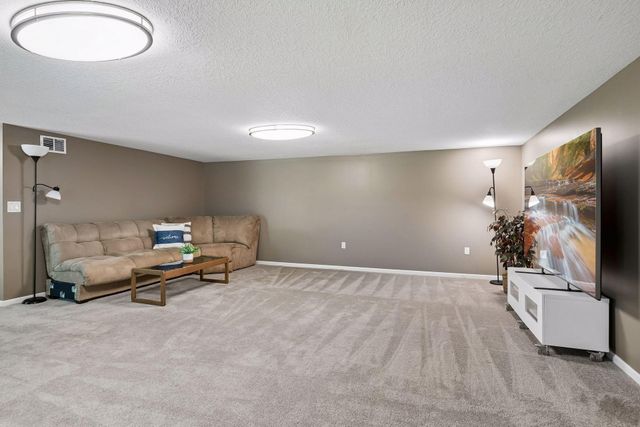 5616 W 78th Street, Edina, MN 55439