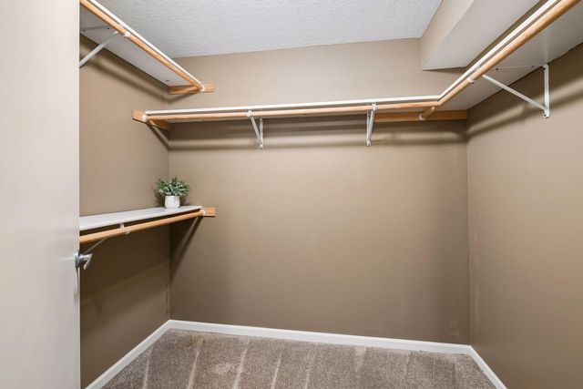 5616 W 78th Street, Edina, MN 55439