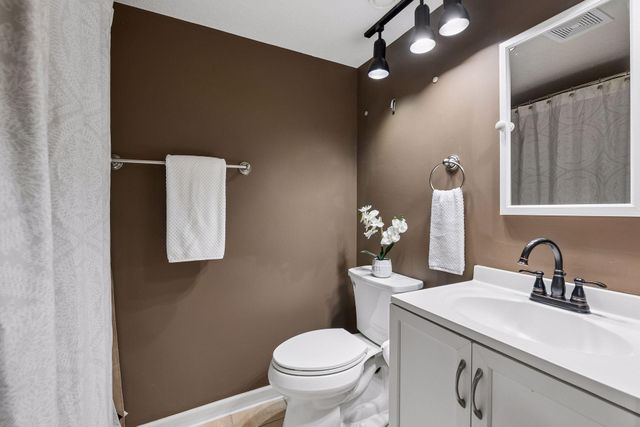5616 W 78th Street, Edina, MN 55439