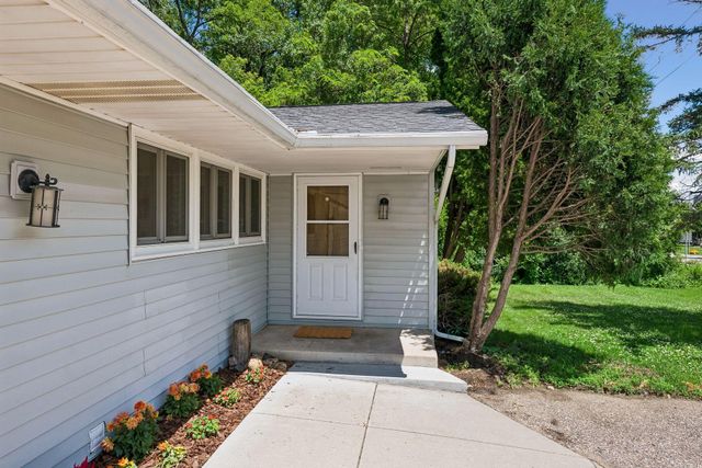 5616 W 78th Street, Edina, MN 55439