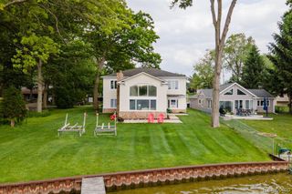 3831 Woodland Drive, Highland, MI 48356