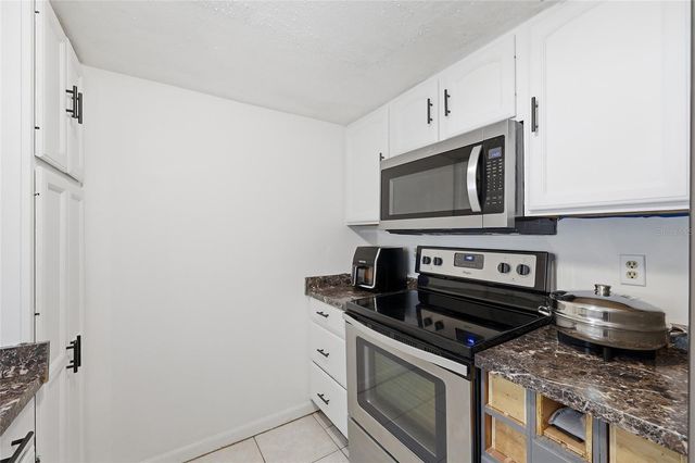 1025 PARK AVENUE, Tavares, FL 32778