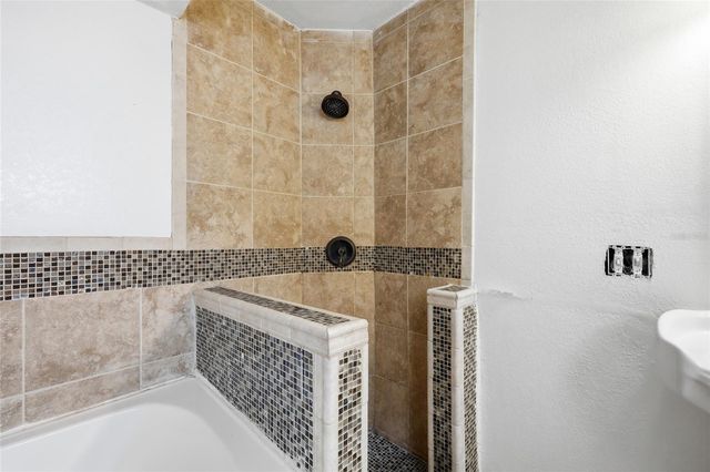 1025 PARK AVENUE, Tavares, FL 32778