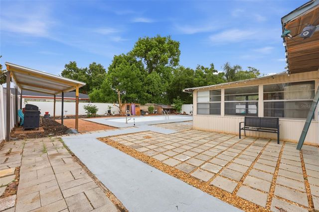 1025 PARK AVENUE, Tavares, FL 32778