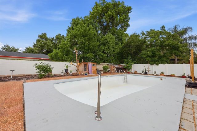1025 PARK AVENUE, Tavares, FL 32778