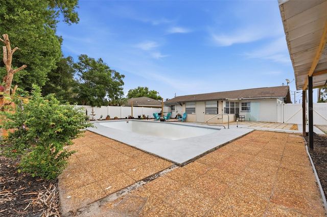 1025 PARK AVENUE, Tavares, FL 32778