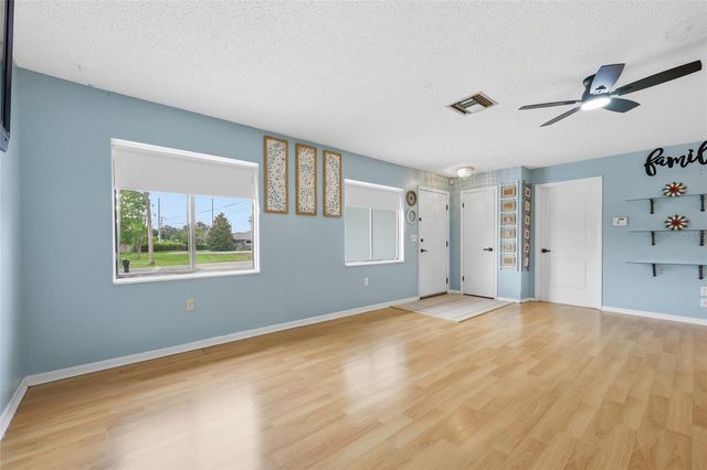 1025 PARK AVENUE, Tavares, FL 32778