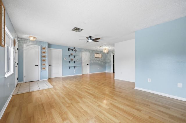 1025 PARK AVENUE, Tavares, FL 32778