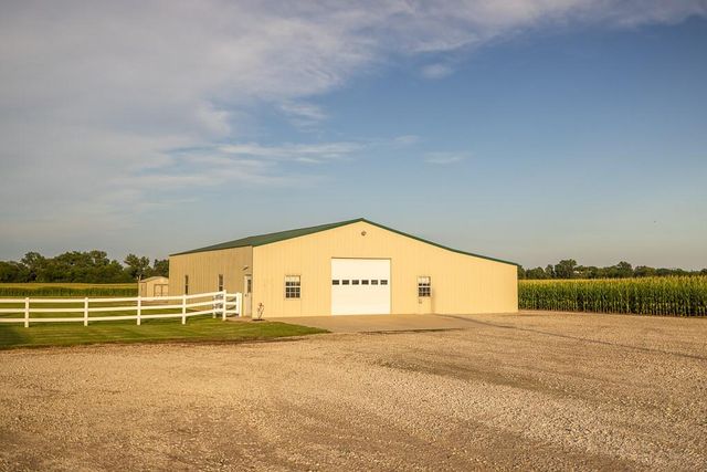 520 NE 15504 County Road, Archie, MO 64725