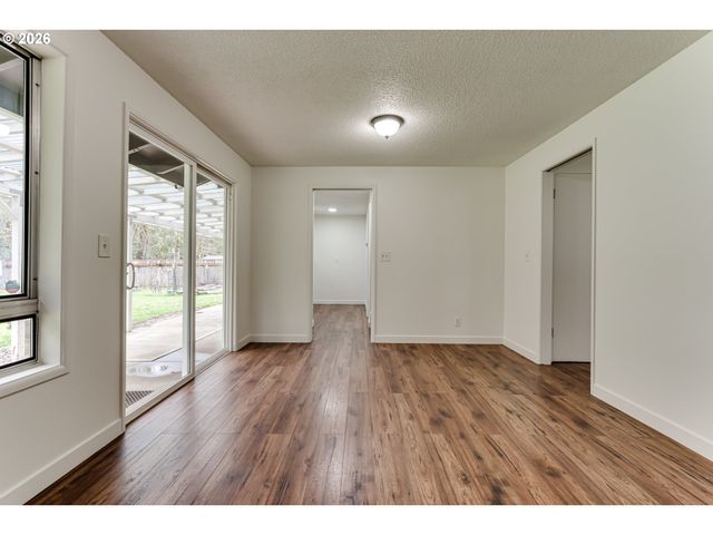 38730 NATURES GARDEN St, Springfield, OR 97478