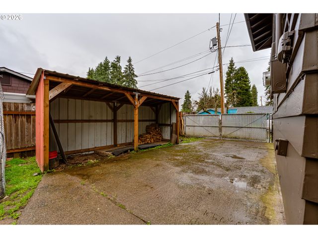 38730 NATURES GARDEN St, Springfield, OR 97478