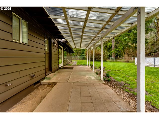 38730 NATURES GARDEN St, Springfield, OR 97478