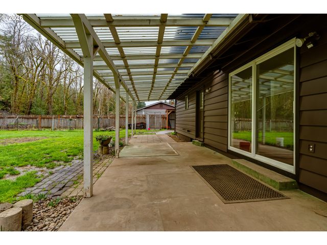 38730 NATURES GARDEN St, Springfield, OR 97478