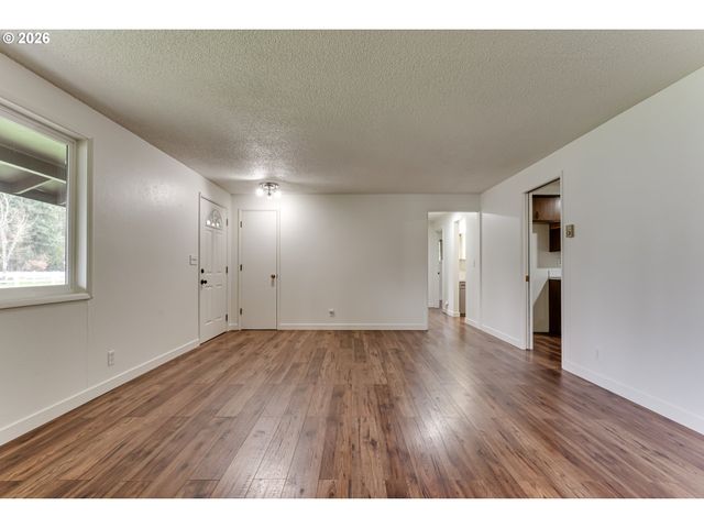 38730 NATURES GARDEN St, Springfield, OR 97478