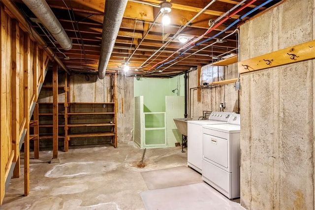 521 29th Street NE, Cedar Rapids, IA 52402