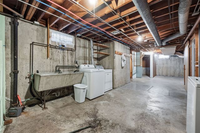 521 29th Street NE, Cedar Rapids, IA 52402