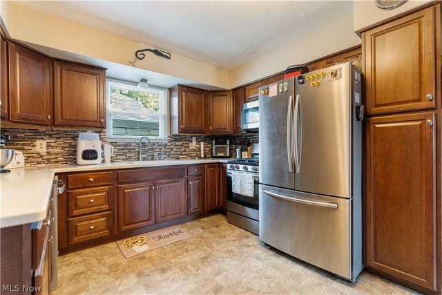3316 Woodington Avenue SW, Canton, OH 44706