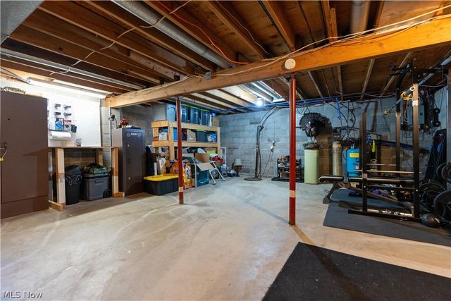 3316 Woodington Avenue SW, Canton, OH 44706