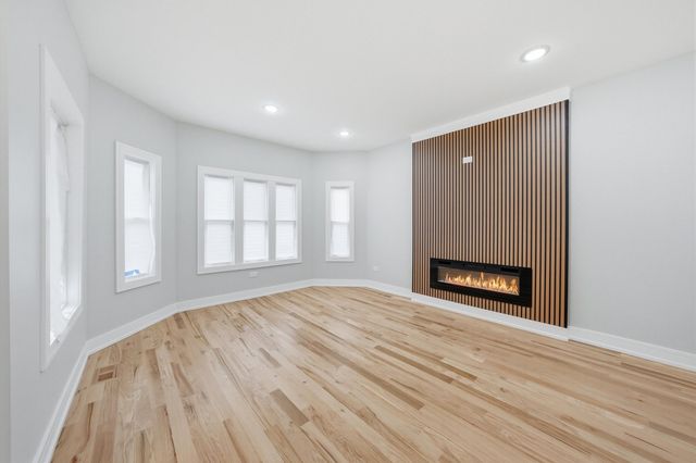 6824 S Wood Street, Chicago, IL 60636