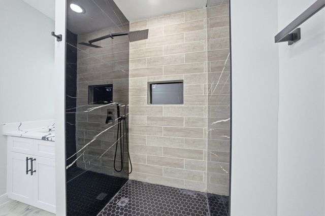 6824 S Wood Street, Chicago, IL 60636