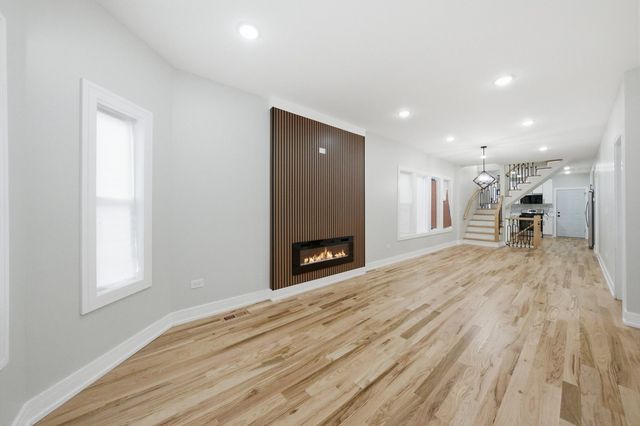6824 S Wood Street, Chicago, IL 60636