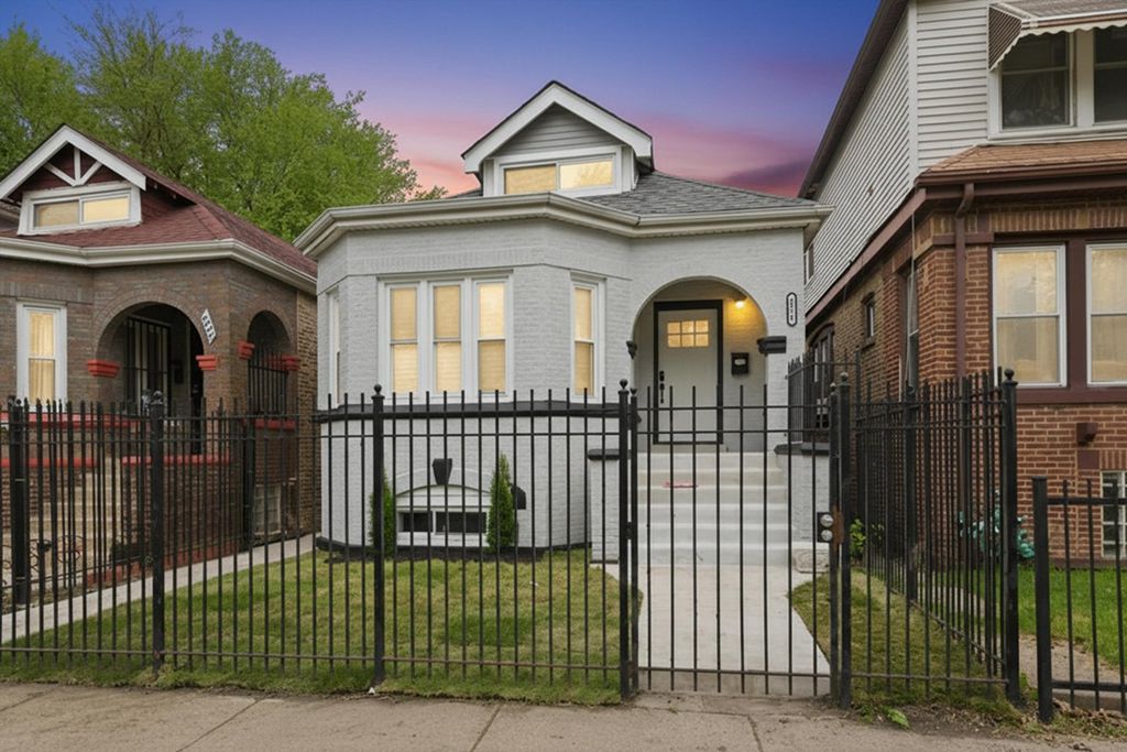 6824 S Wood Street, Chicago, IL 60636