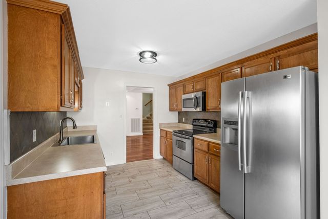 1021 Glenhurst Way, Clarksville, TN 37040