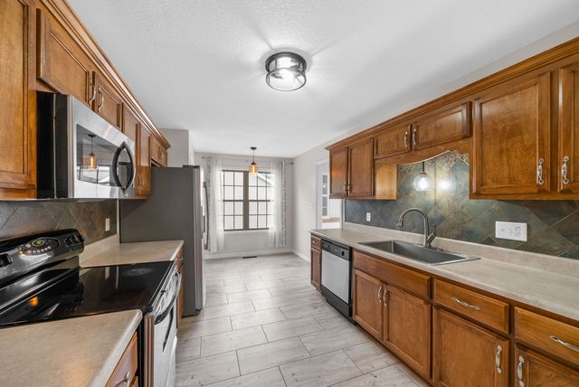 1021 Glenhurst Way, Clarksville, TN 37040
