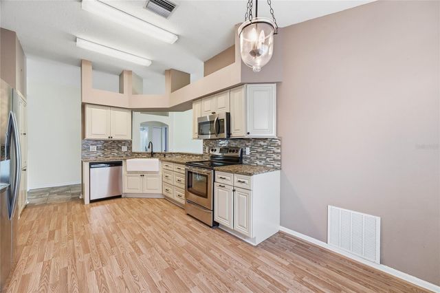 19520 MORDEN BLUSH DRIVE, Lutz, FL 33558
