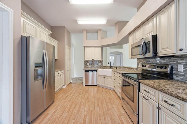 19520 MORDEN BLUSH DRIVE, Lutz, FL 33558