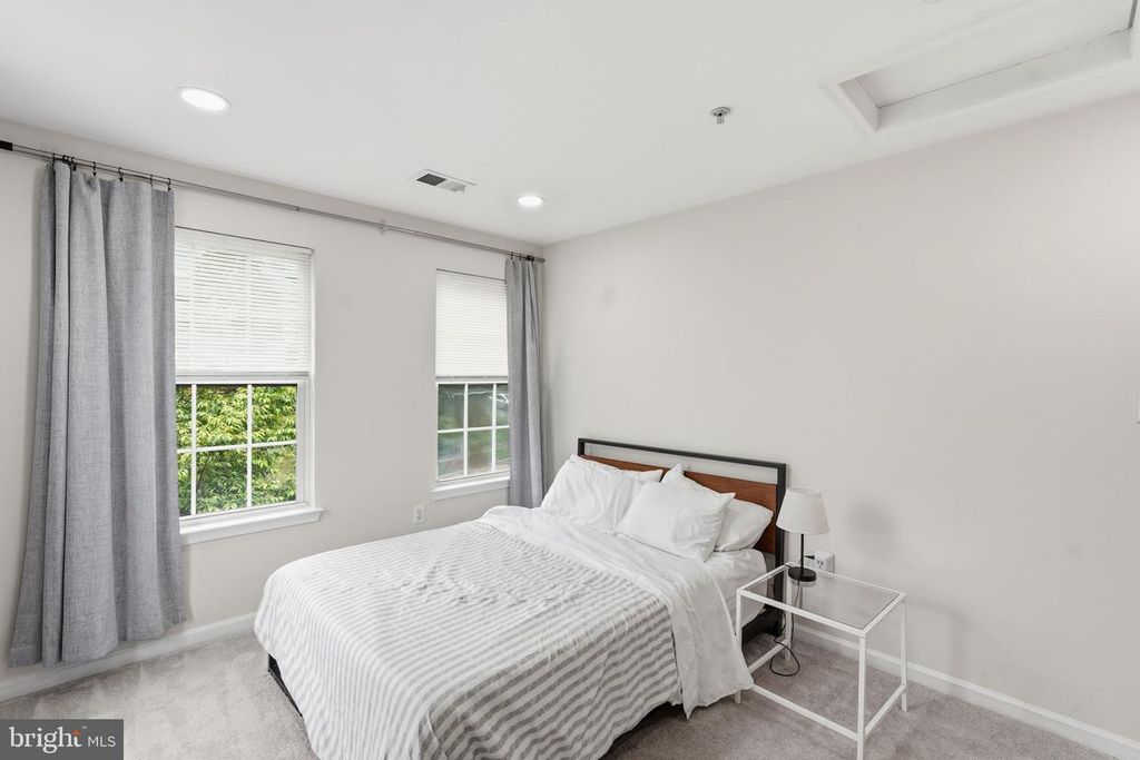 Image 11 of property listing at 1908 ORCHARD HILL DR, Fort Washington, MD 20744