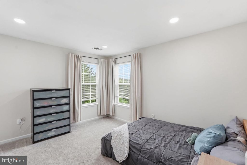Image 13 of property listing at 1908 ORCHARD HILL DR, Fort Washington, MD 20744
